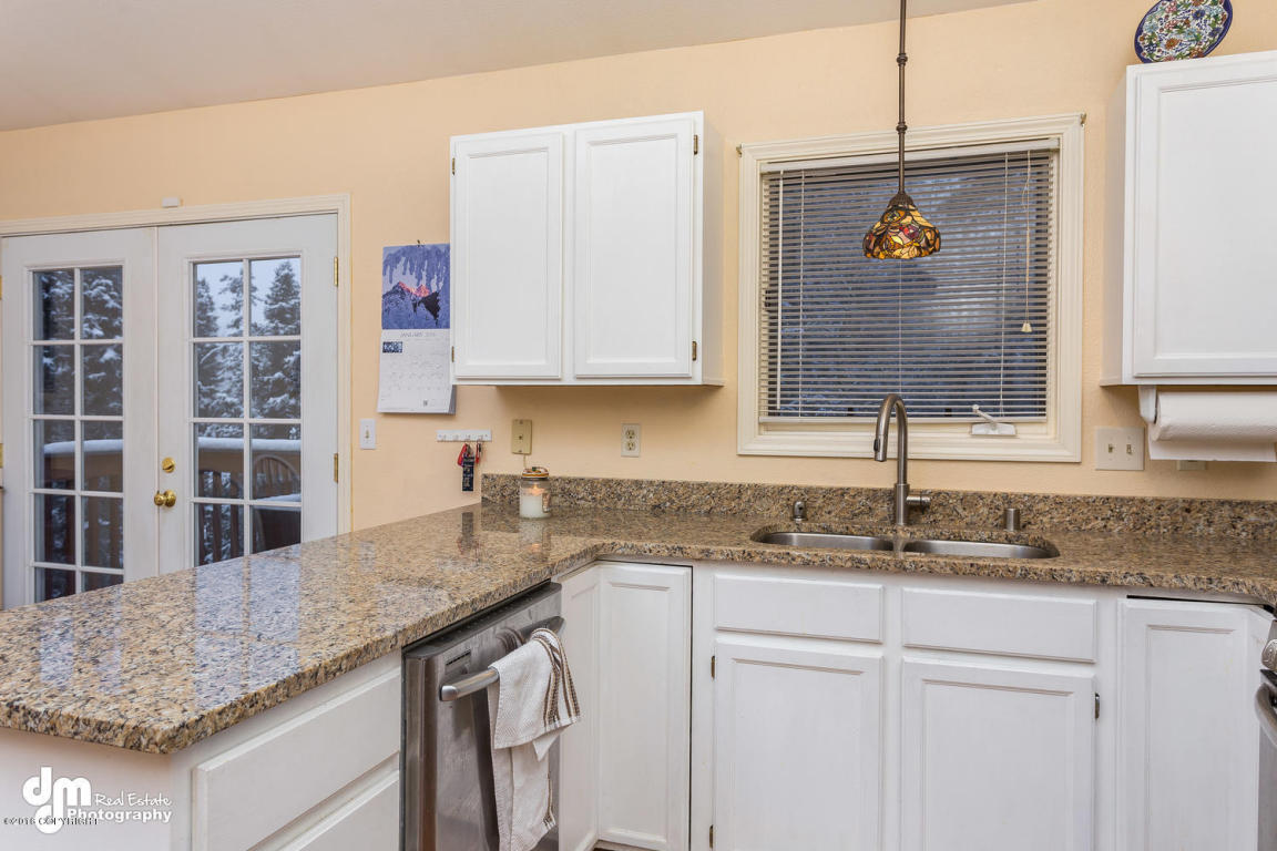 8864Kak Island Dr, Eagle River, United States 99577