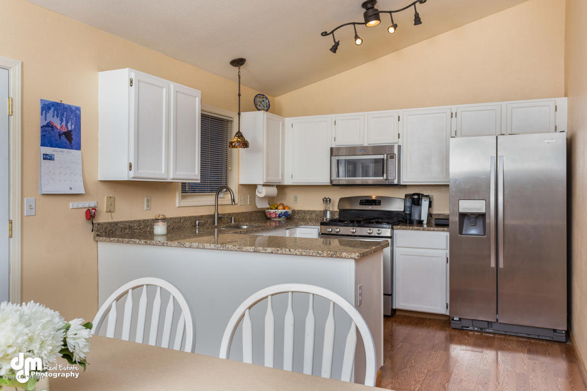 8864Kak Island Dr, Eagle River, United States 99577