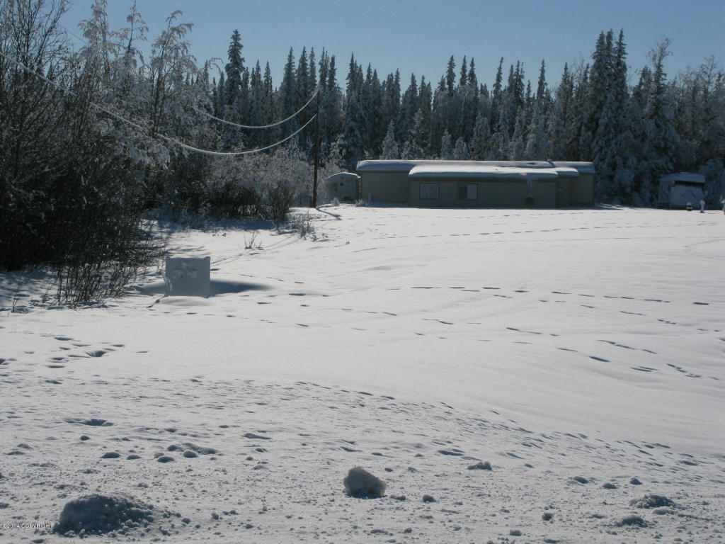 187.3 Glenn Highway, Glennallen, AK 99588