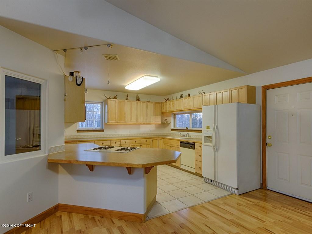 5951 W Beverly Lake Road, Wasilla, AK 99623