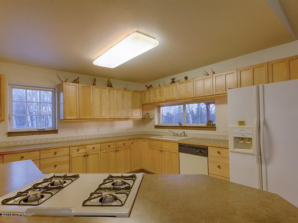 5951 W Beverly Lake Road, Wasilla, AK 99623