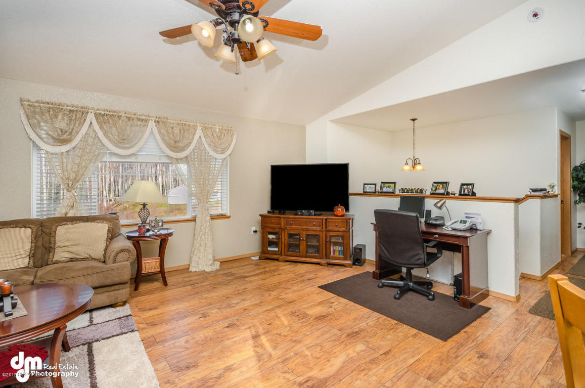 4430 W New Larkspur Loop, Wasilla, AK 99623