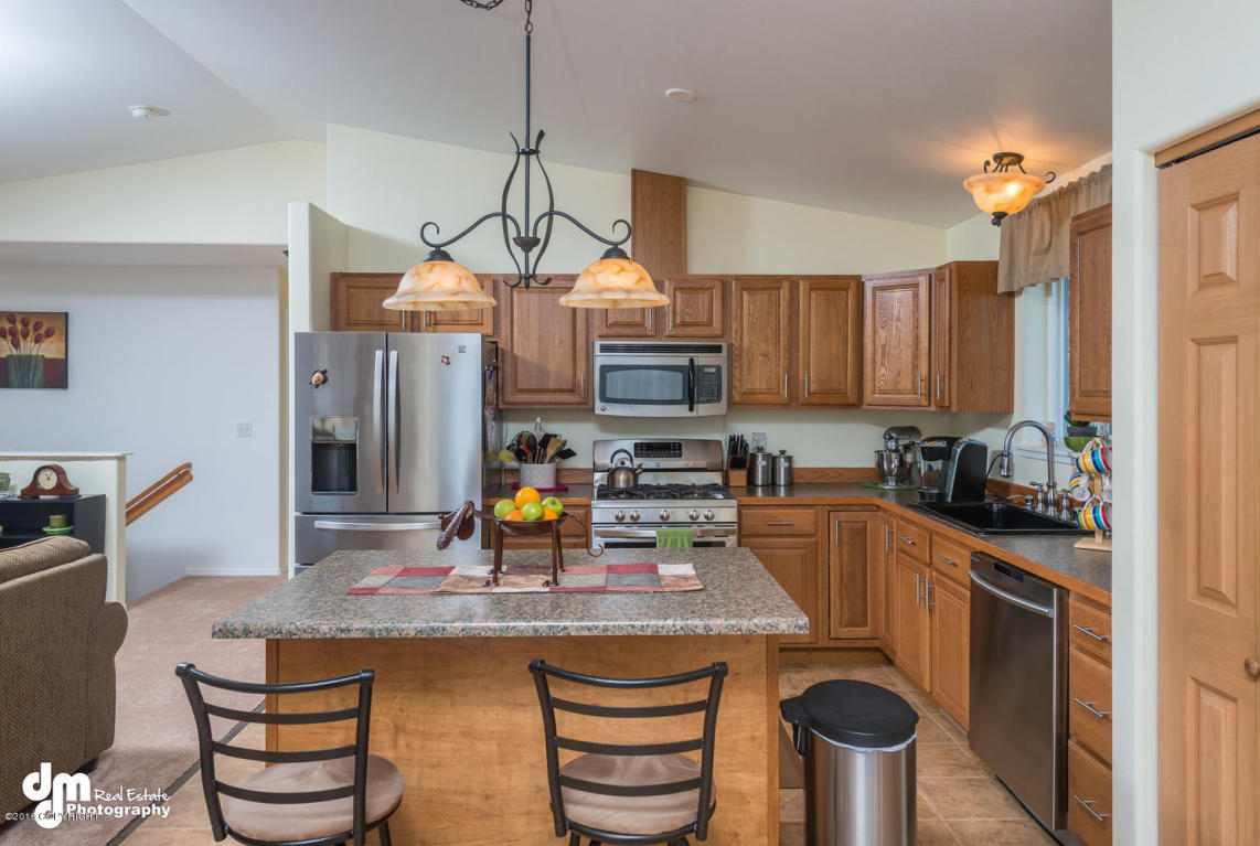 4270 W Rangeview Drive, Wasilla, AK 99623