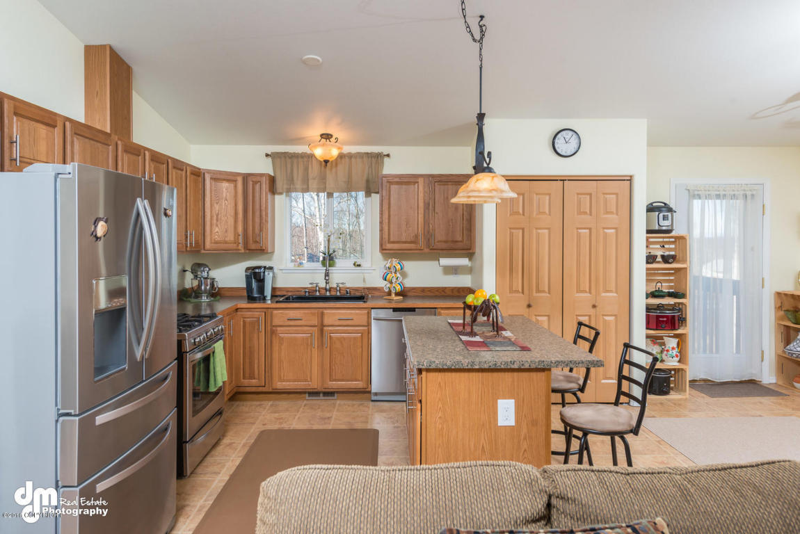 4270 W Rangeview Drive, Wasilla, AK 99623
