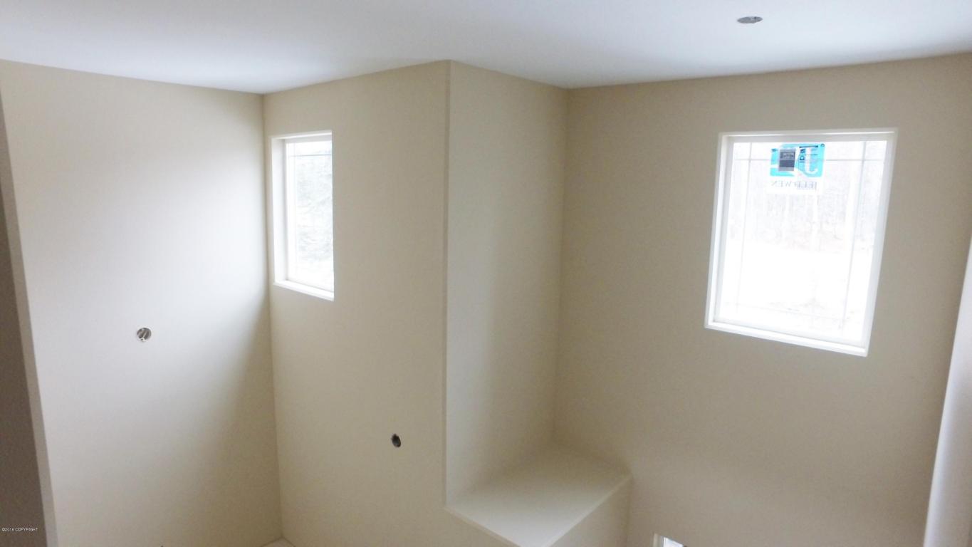 7779 N Showers Street, Palmer, AK 99645