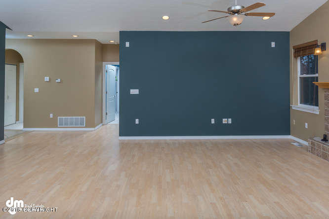 2174 N Thunder Gulch Cir, Palmer, United States 99645