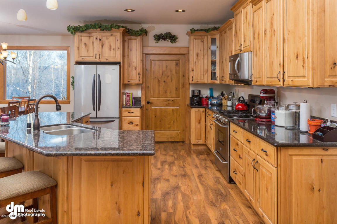 6952 S Hayfield Road, Wasilla, AK 99654