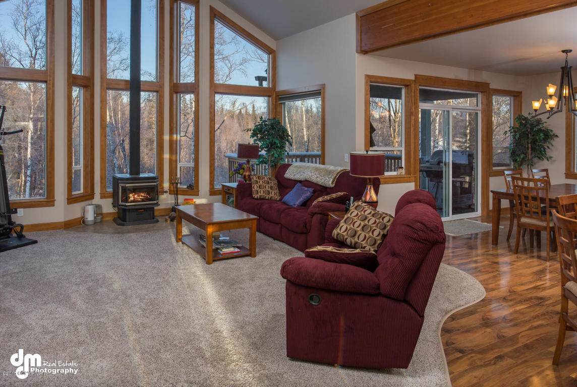 6952 S Hayfield Road, Wasilla, AK 99654