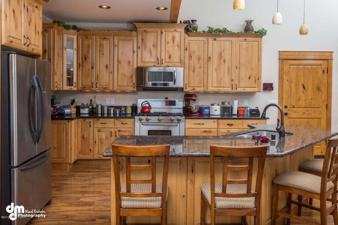 6952 S Hayfield Road, Wasilla, AK 99654
