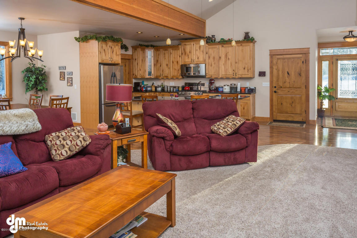 6952 S Hayfield Road, Wasilla, AK 99654