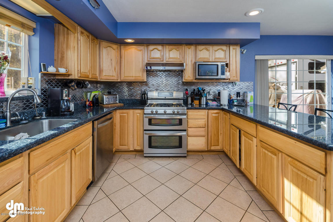 16987 S Dairy Loop, Wasilla, AK 99654