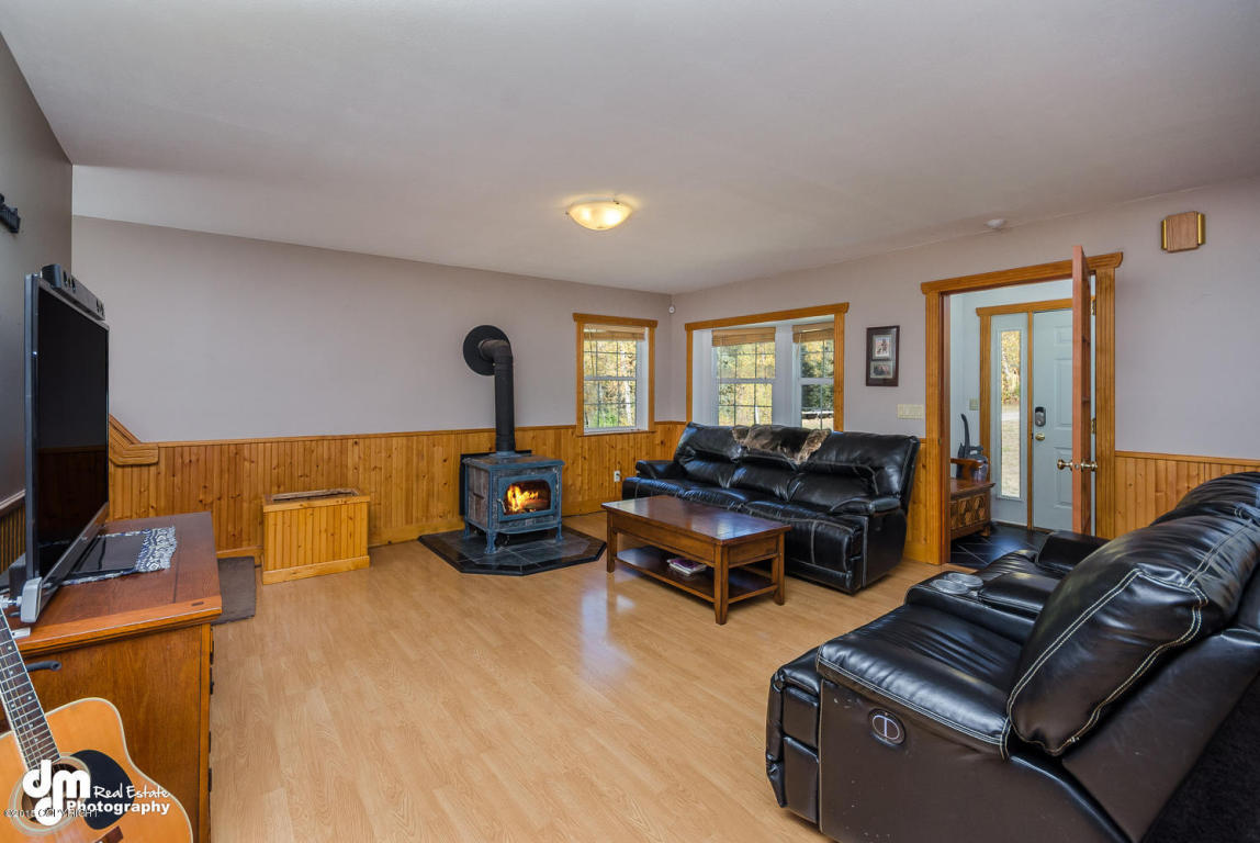 16987 S Dairy Loop, Wasilla, AK 99654