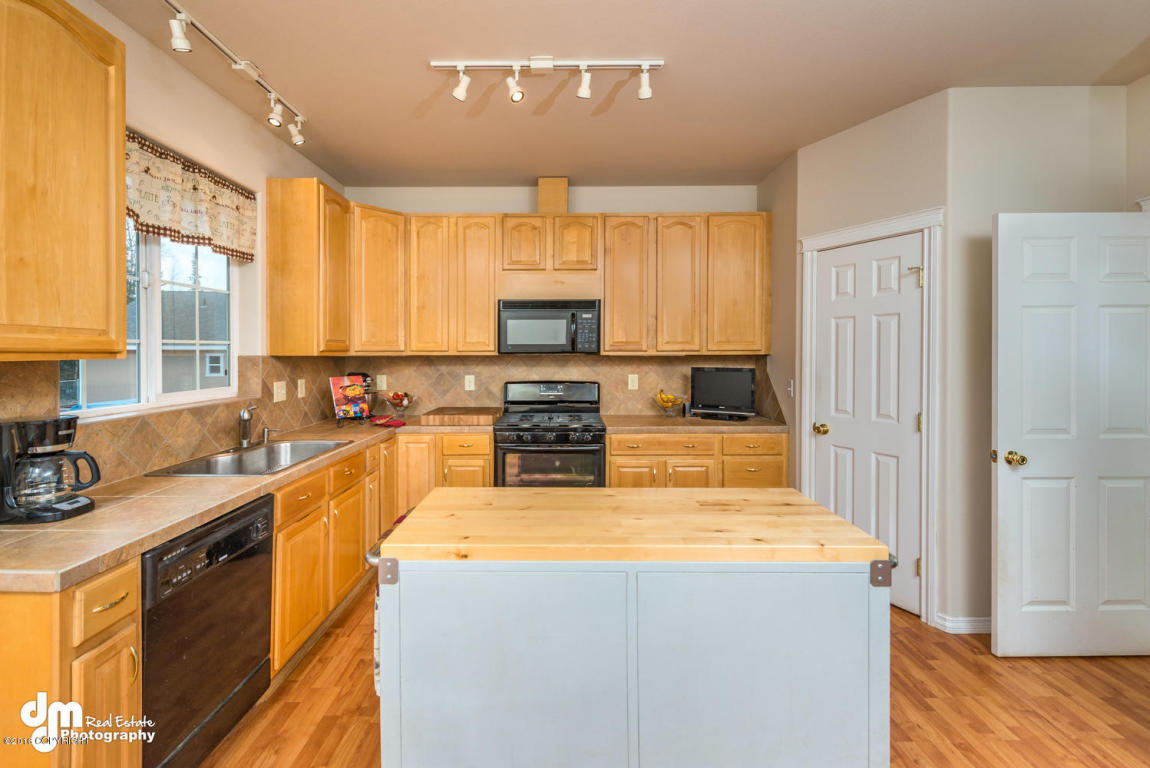 541 E Heather Way, Wasilla, AK 99654