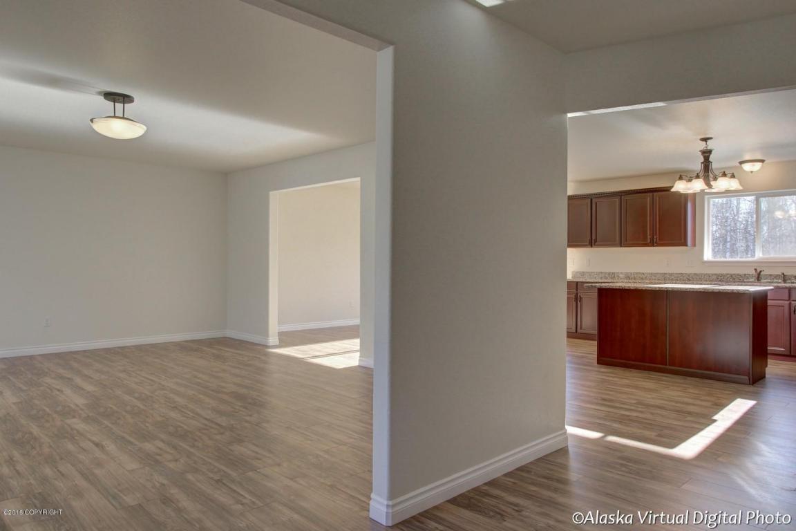 4710 E Mosswood Drive, Wasilla, AK 99654