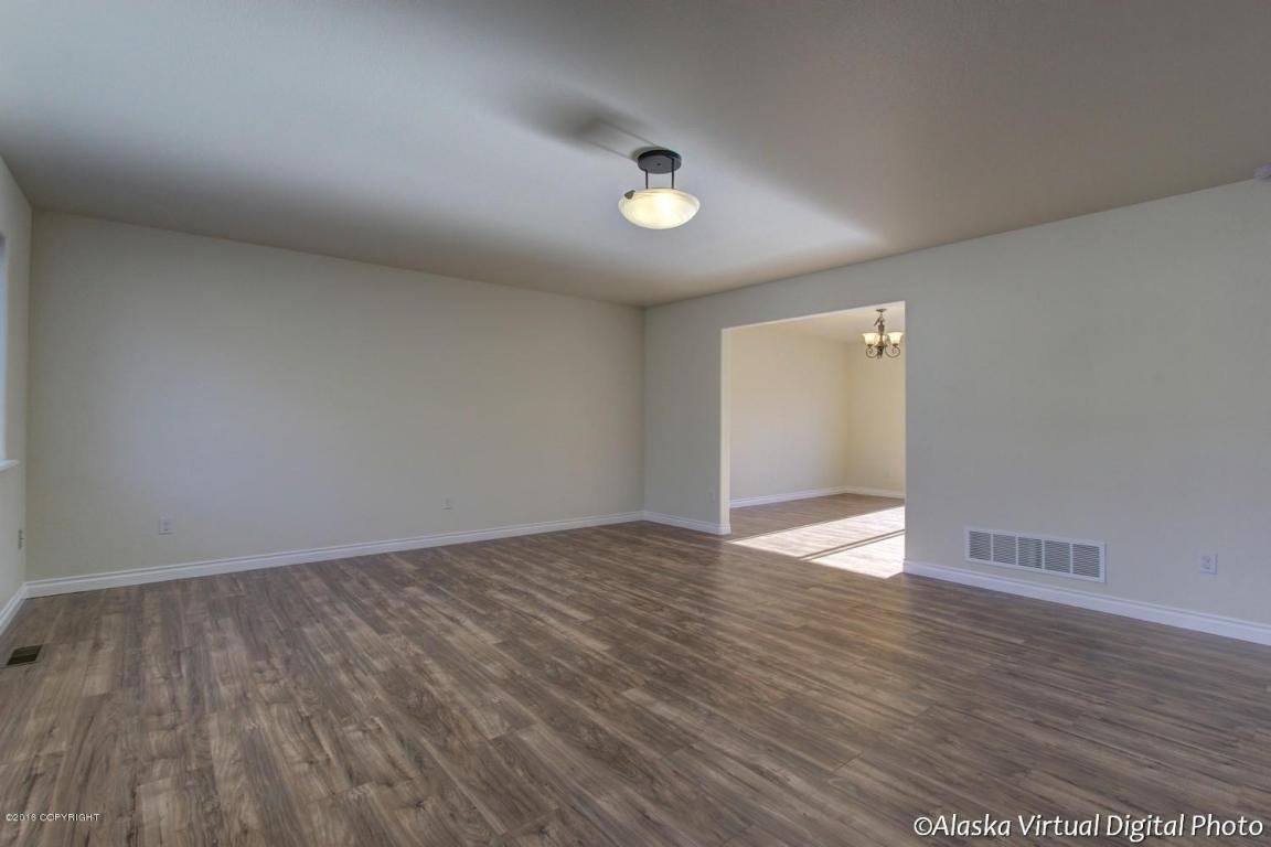 4710 E Mosswood Drive, Wasilla, AK 99654