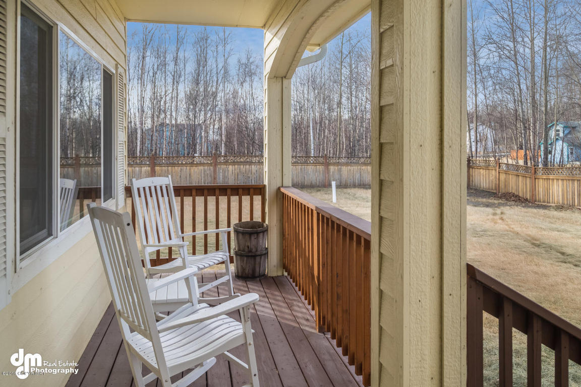 1061 S Serrano Drive, Wasilla, AK 99654