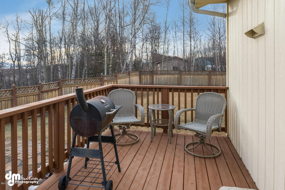 1061 S Serrano Drive, Wasilla, AK 99654