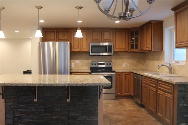 820 RIDGE LOOP, North Pole, United States 99705