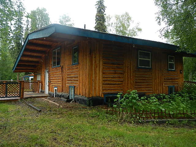 2406 Schutzen StNorth Pole, AK, 99705Fairbanks North Star County