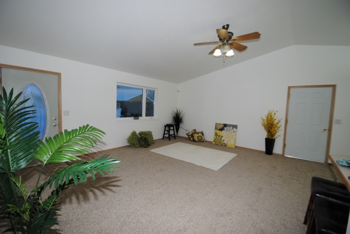 841 SHELLINGER STREET, North Pole, United States 99705