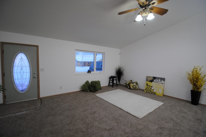 841 SHELLINGER STREET, North Pole, United States 99705