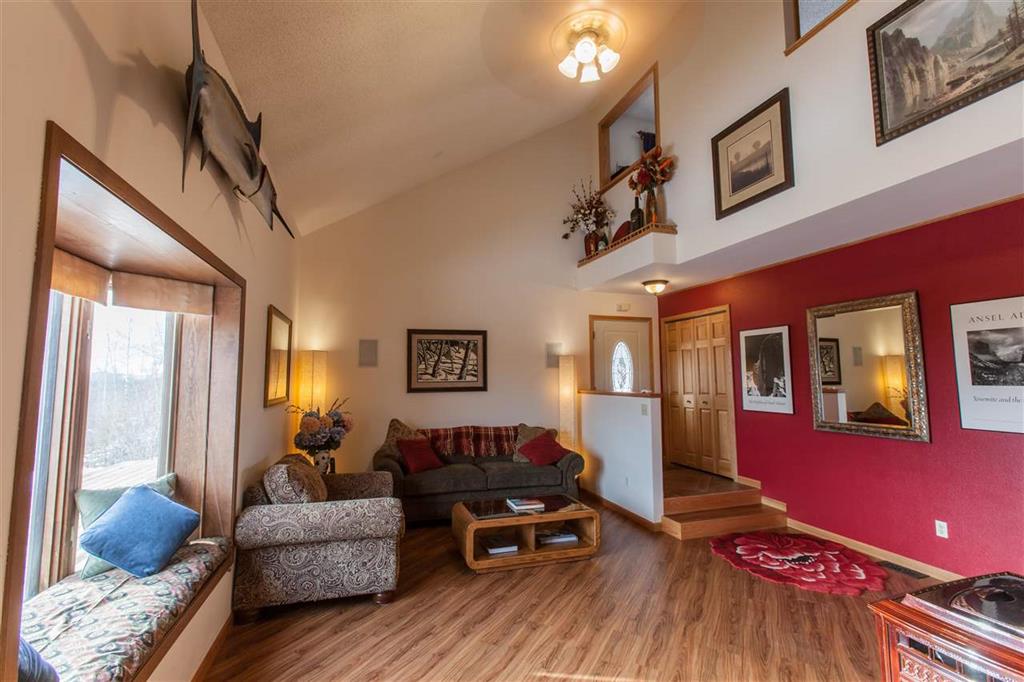 1304 Farmers Loop Road, Fairbanks, United States 99709