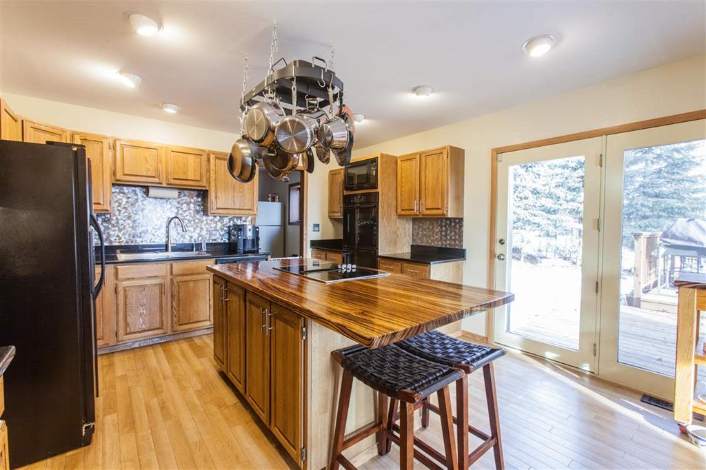 1304 Farmers Loop Road, Fairbanks, United States 99709