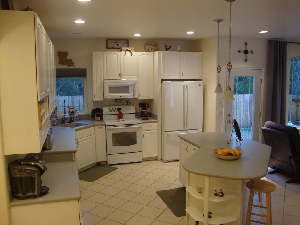 9891 Lone WolfDr, Juneau, AK 99801