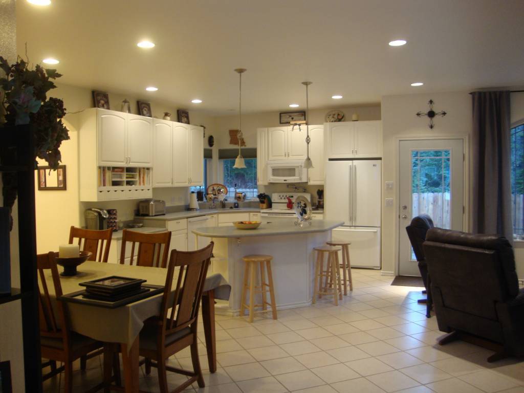 9891 Lone WolfDr, Juneau, AK 99801