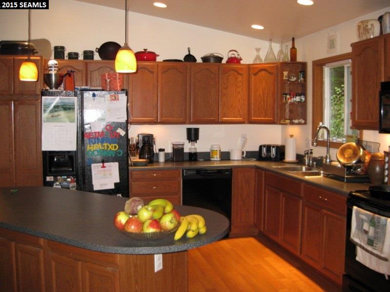 9841 Nine Mile Creek Road, Juneau, United States 99801