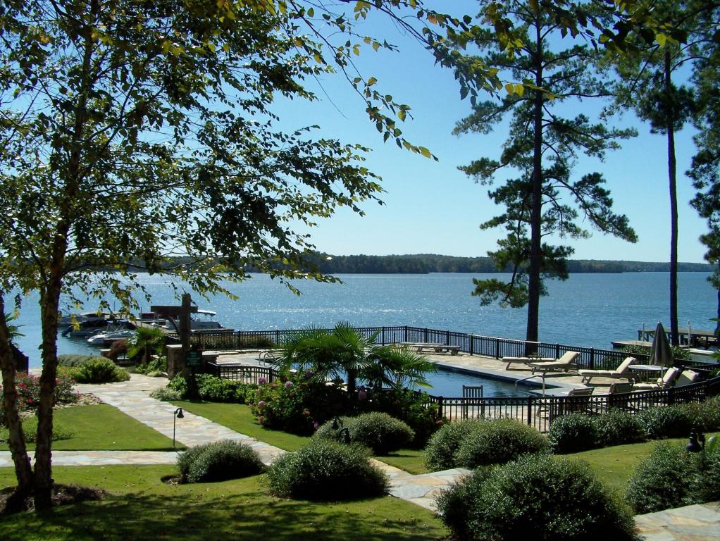 27 Glynmere Place, Alexander City, AL 35010