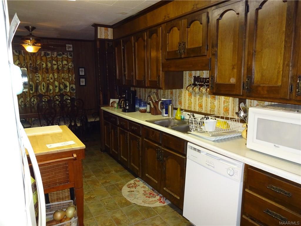 633 Lost Creek Trail, Alexander City, AL 35010