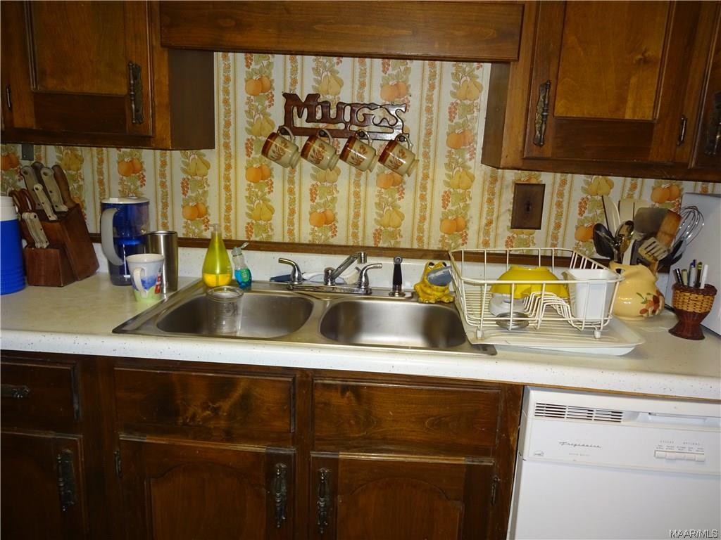 633 Lost Creek Trail, Alexander City, AL 35010