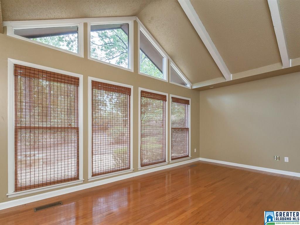 2450 EDWARDS DR, Bessemer, AL 35022