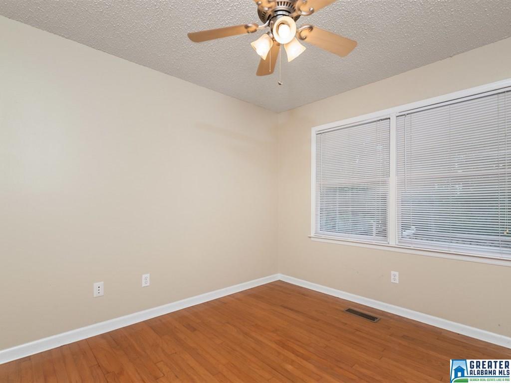 2450 EDWARDS DR, Bessemer, AL 35022
