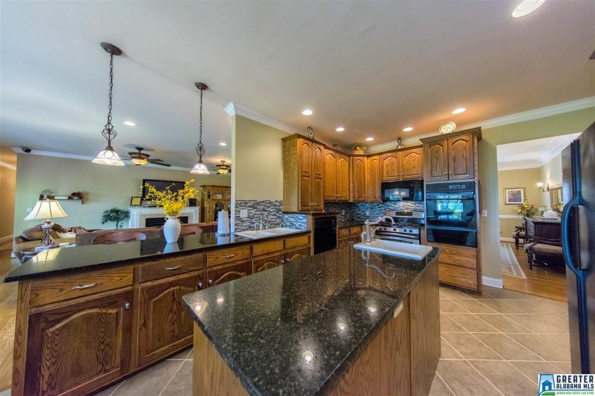 5568 SOUTH SHADES CREST RD, Birmingham, AL 35022