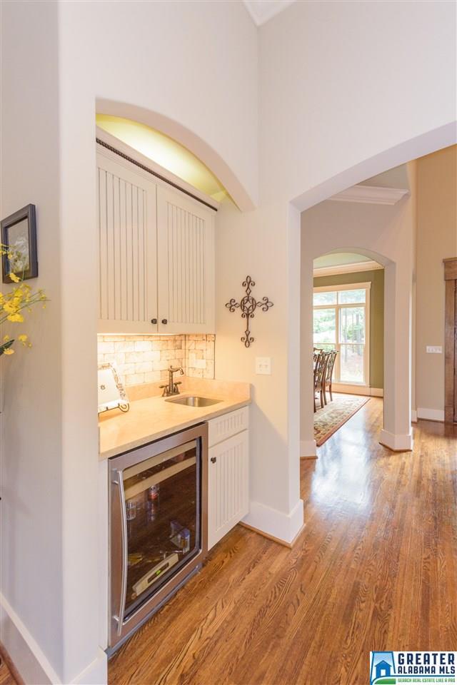1047 GRAND OAKS DR, Hoover, AL 35022