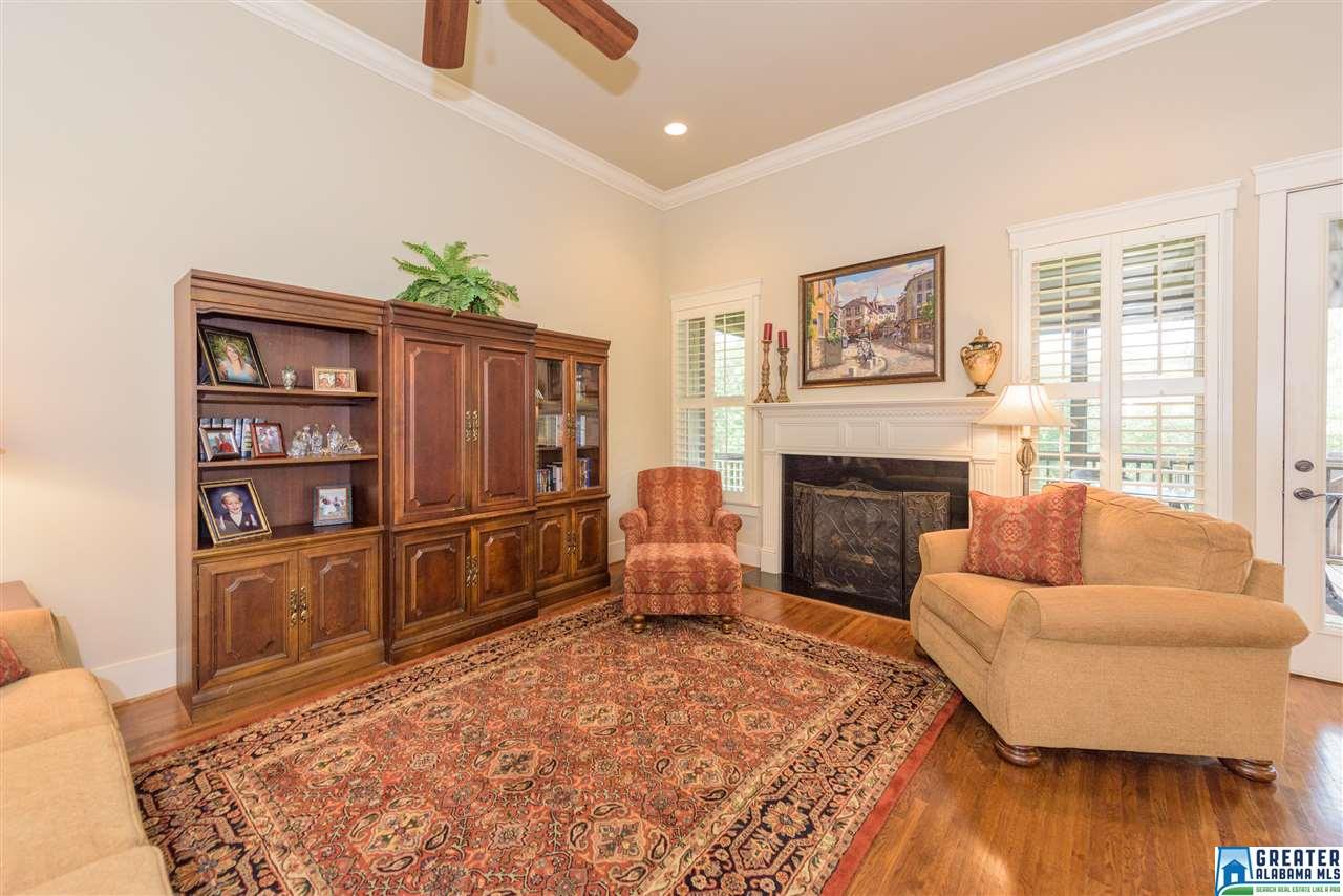 1047 GRAND OAKS DR, Hoover, AL 35022