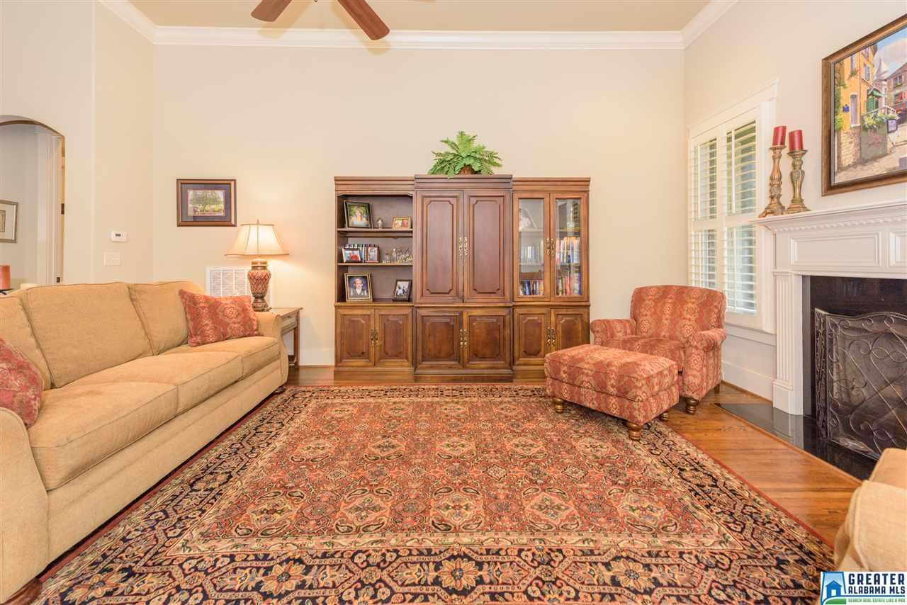 1047 GRAND OAKS DR, Hoover, AL 35022