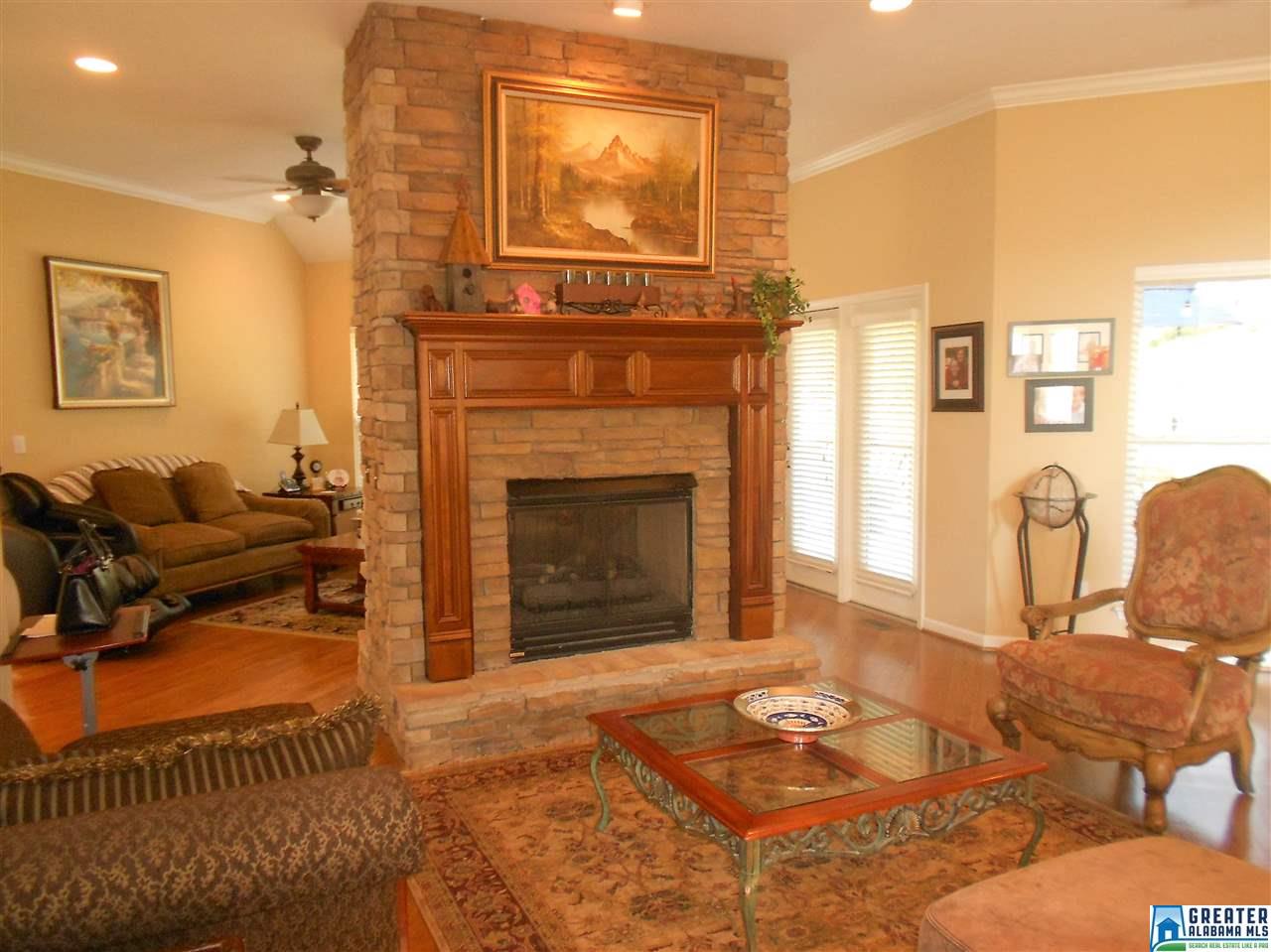 2733 OAKLEAF CIR, Helena, AL 35022