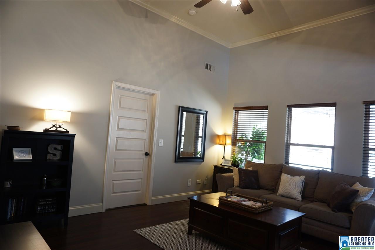 109 STONEBRIAR DR, Calera, AL 35040