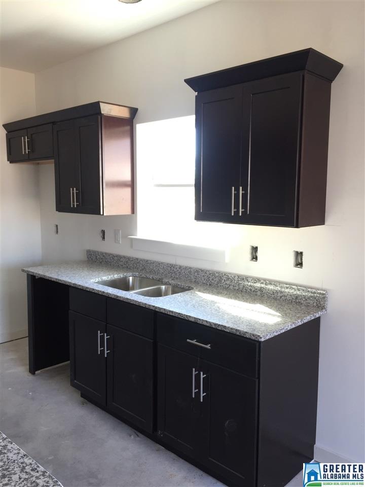 132 RIDGECREST RD, Calera, AL 35040