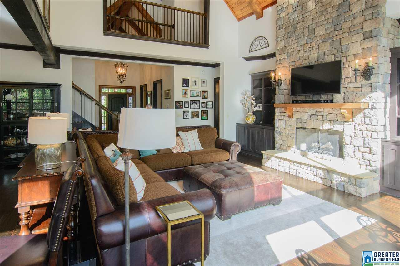 193 MERRY GLEN LN, Chelsea, AL 35043