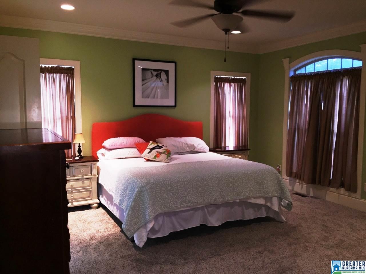 169 GREENBRIAR PL, Chelsea, AL 35043