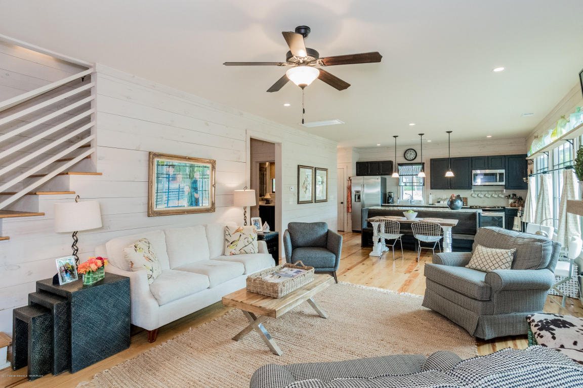 101 TURTLE POINT DR., Crane Hill, AL 35053