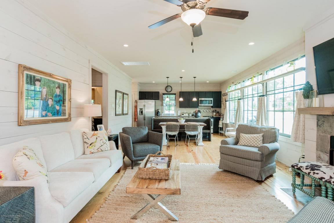 101 TURTLE POINT DR., Crane Hill, AL 35053