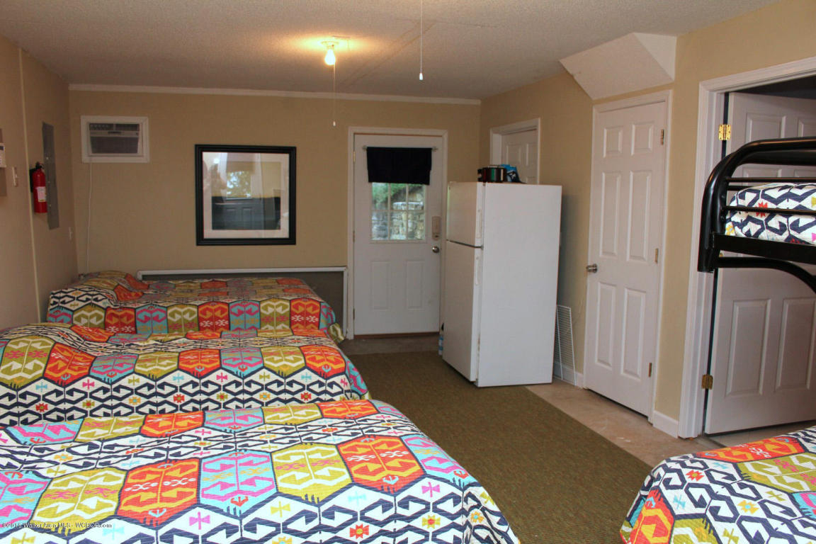 237 COUNTY ROAD 4007, Crane Hill, AL 35053