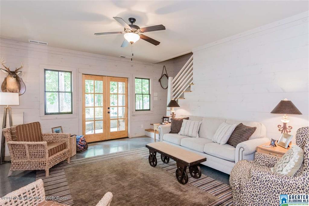 101 TURTLE POINT Dr, Crane Hill, AL 35053