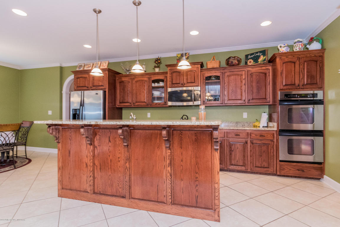 637 HAYFIELD Dr, Dora, AL 35062