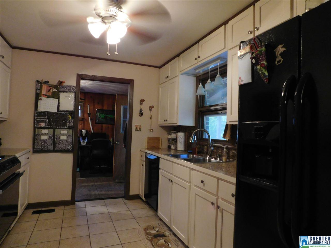 1921 MAPLE DR, Gardendale, AL 35071